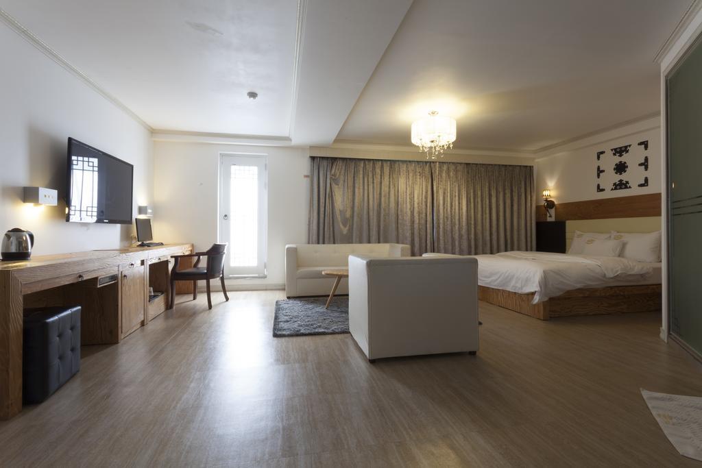 J-Top Hotel Siheung Chambre photo